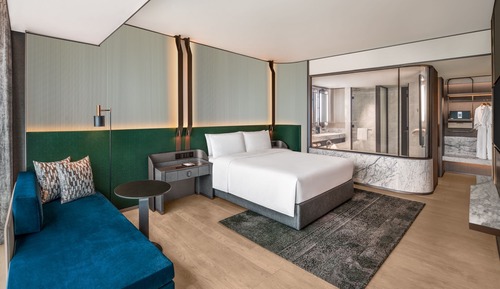 Suite, 1 King Bed, River View