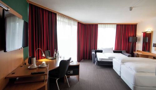 Comfort Room, 1 Queen Bed, Balcony (with Sofabed)