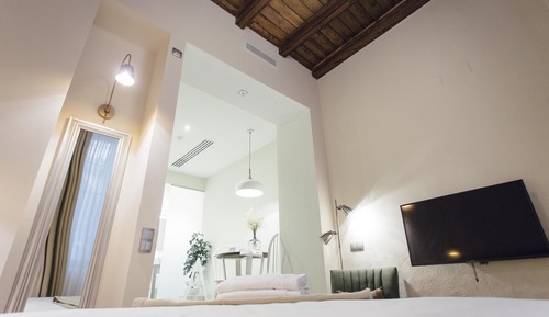 Deluxe Studio Suite