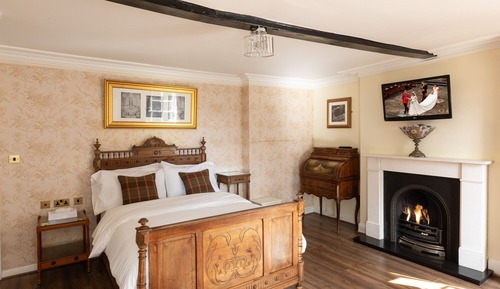 Deluxe Suite