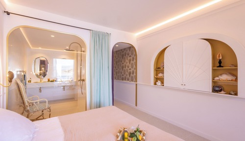 Premium Room