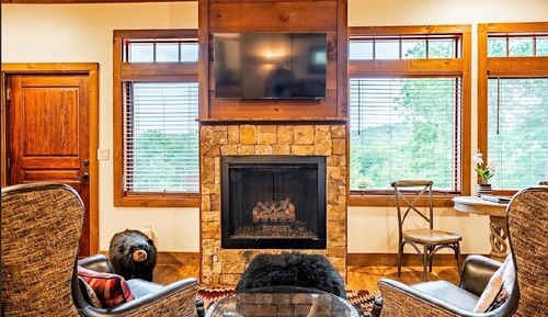 Premium Studio Suite, 1 King Bed, Bathtub, Mountain View