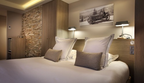 Double Room, Big Bed