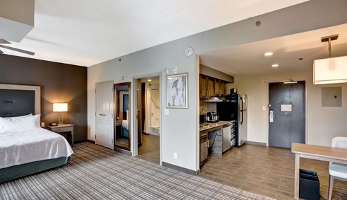 Suite, 1 King Bed, Accessible, Non Smoking