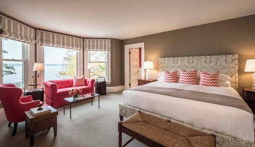 Deluxe Room, 1 King Bed, Lake View (Rowland House Premier Lake View King)