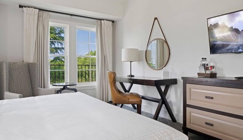 Deluxe Room, 1 King Bed