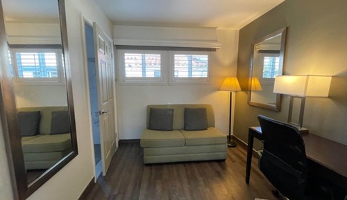 Deluxe Room, 1 Queen Bed, Accessible