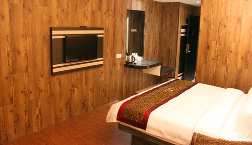 Day Use Room (4 hours), Must check out by 7pm