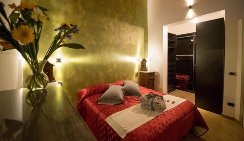 Suite, Jetted Tub