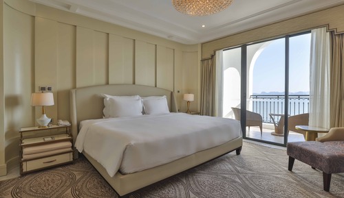 Executive Suite King Bed