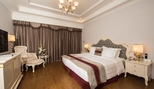 Deluxe King Bed