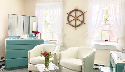 Room, 1 King Bed (Private Bath)