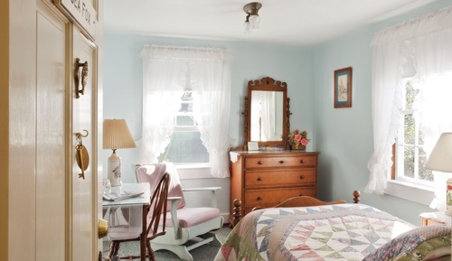 Room, Single Twin (Shared Bathroom)