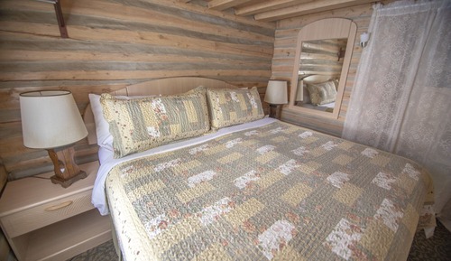 Rustic Loft Cabin