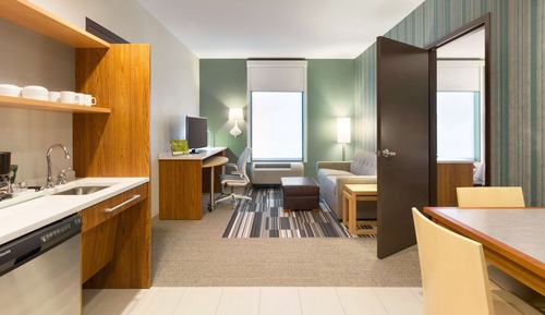 Suite, 1 King Bed, Accessible (Hearing)