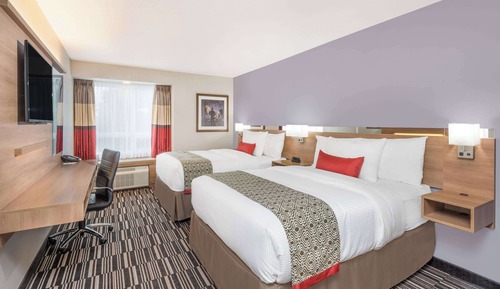 Room, 2 Queen Beds, Non Smoking (Shower Only)
