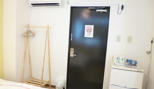 Large Twin Room with Private Bathroom (501)
