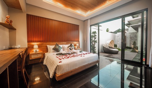 One Bedroom Private with Jacuzzi