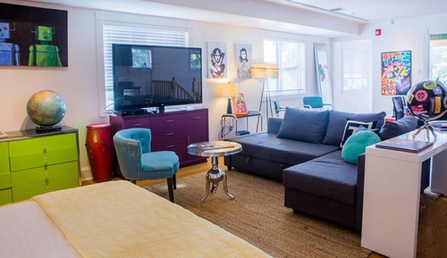 Private Suite, 1 King Bed, Non Smoking (Private Suite - Adults Only)