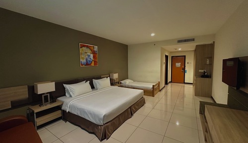 Deluxe Triple Room, Multiple Beds