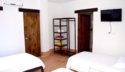 Quadruple Room (air conditioner)