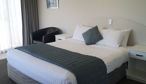Premier Studio, Sea View