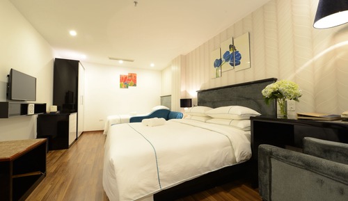 Deluxe Family Room