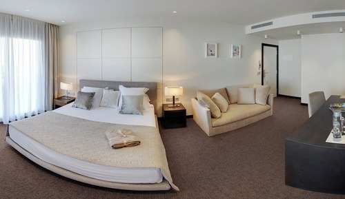 Family Room, Connecting Rooms (Terrace)