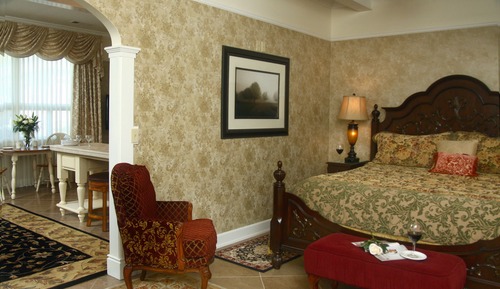 Deluxe King Suite
