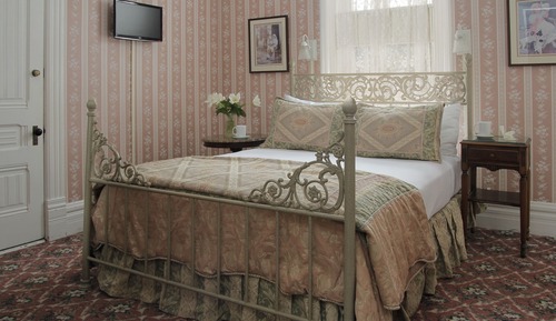 Two-Bedroom Suite with Queen and Double Bed