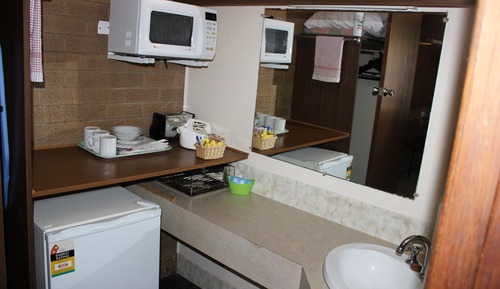 Family Room (1 Double and 2 Single Beds)