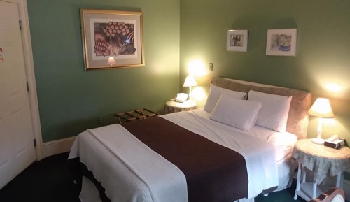 Standard Room, 1 Queen Bed