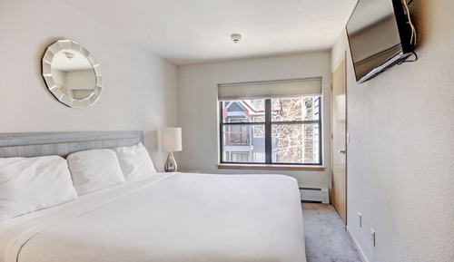 Premier Condo, 2 Bedrooms