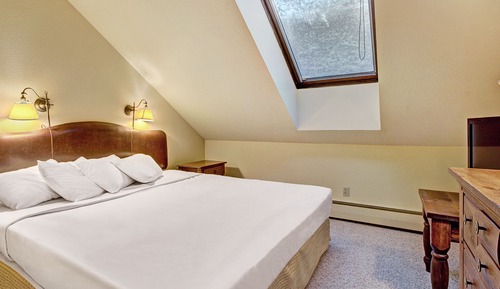 Condo, 2 Bedrooms