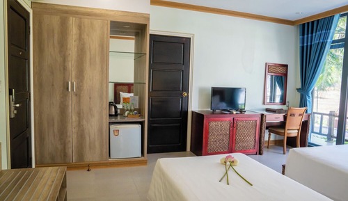 Senior Deluxe Room