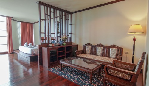Signature Suite