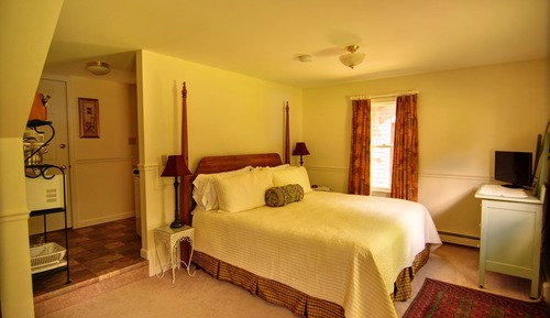 Carriage House Room 2