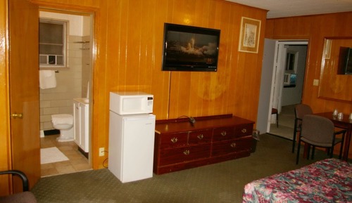 Triple Room (3 full beds)