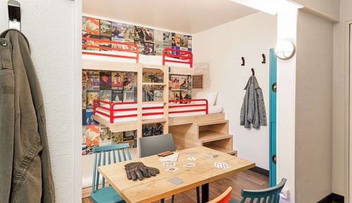 Room, Multiple Beds