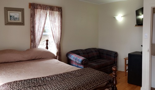 Standard Cabin, 1 Queen Bed (Cabin 1,3,4)