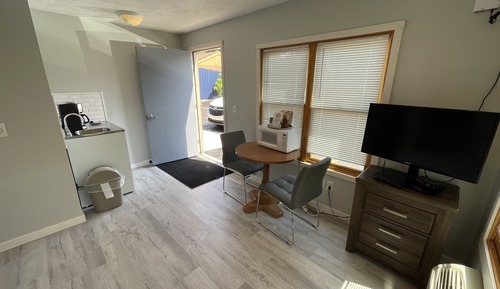 Standard Room, 1 Queen Bed, Lake view