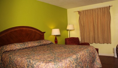 Standard Room, 1 King Bed, Non Smoking