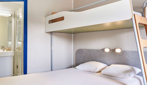 Triple Room, Multiple Beds