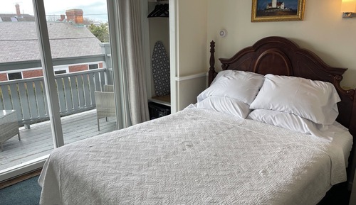 Standard Room, 1 Queen Bed