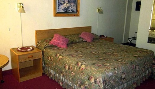 Standard Room, 1 Queen Bed