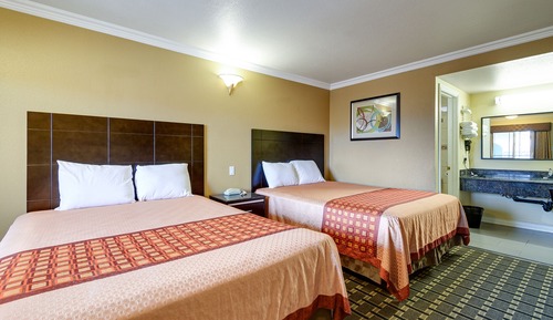 Family Suite, 2 Queen Beds, Non Smoking