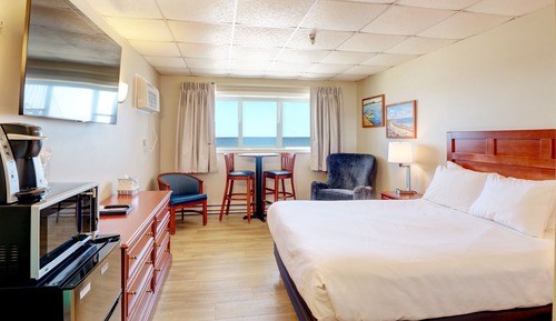 Economy Room, Partial Ocean View (Groundlevel)