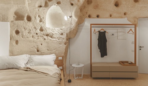 Suite (Metella)