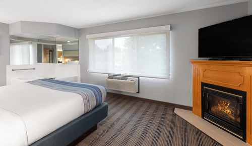 Superior Suite, 1 Bedroom, Non Smoking (Second Floor)