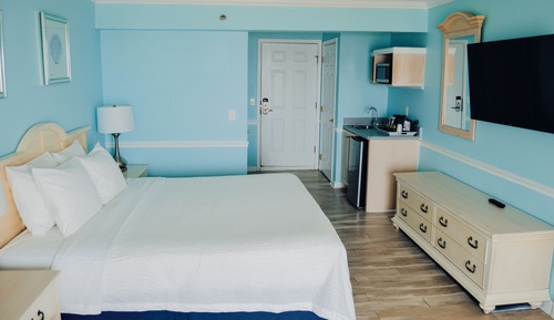 Studio Suite, 1 King Bed, Balcony, Ocean View